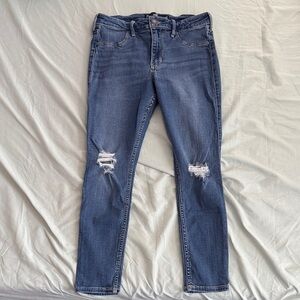 Hollister Advanced Stretch Mid-Rise Jean Legging Medium Wash Size 11 Short